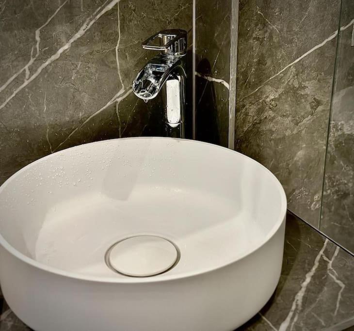 Stunning Luxury Croydon Apartment Gatwick Airport Close Purley Ngoại thất bức ảnh